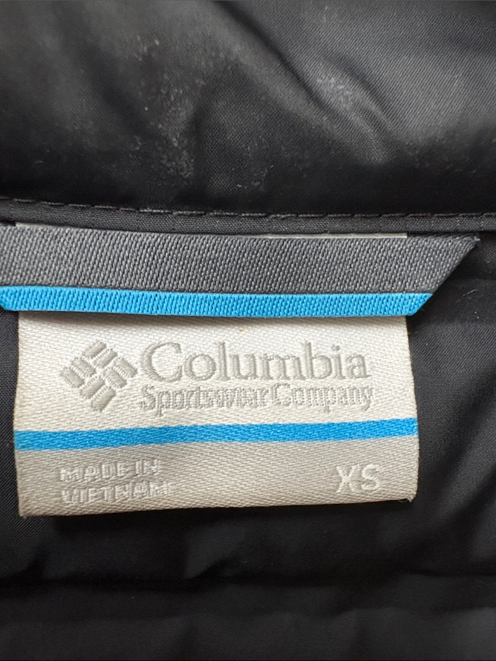 Columbia black down vest x small. - Picture 4 of 7